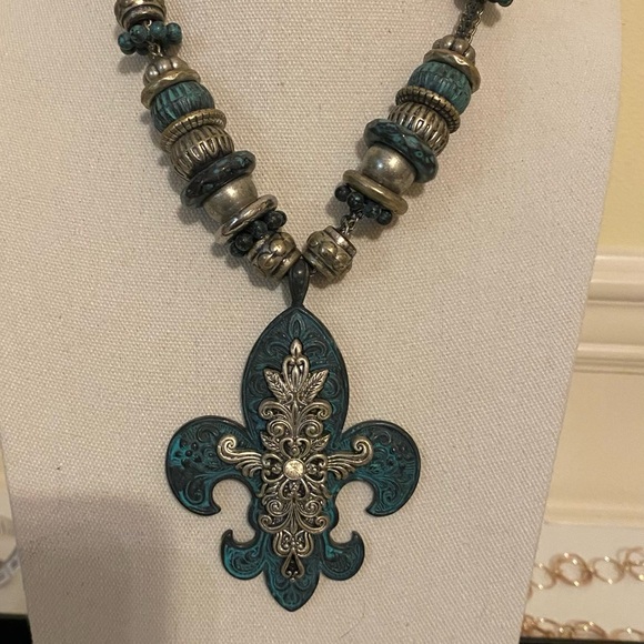 Jewelry - Turquoise Fleur-de-Lis Pendant Necklace with Antiqued Silver Beads